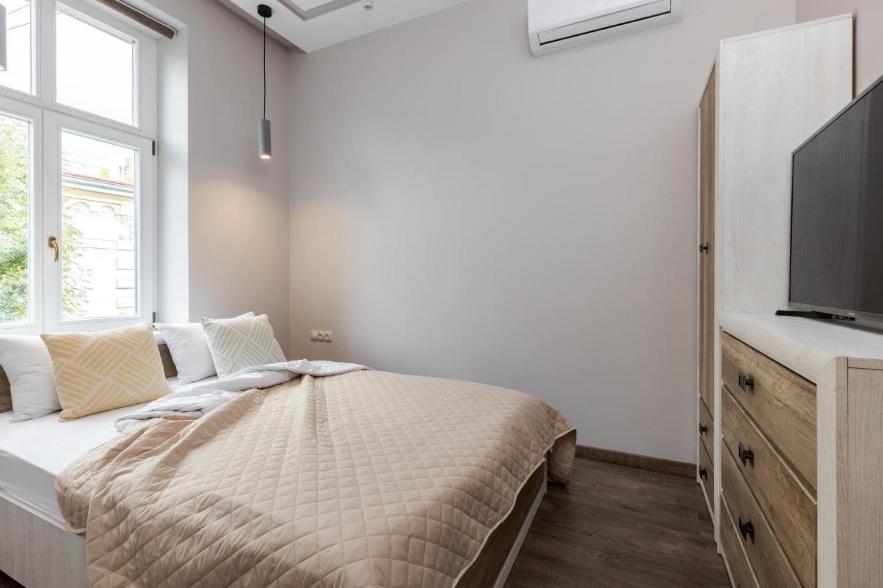 Inshiapartments On Kovzhuna Str Lviv Exterior photo